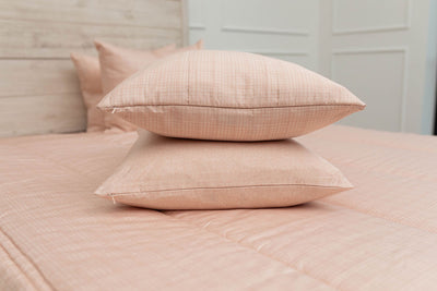 Soft peach sketched bedding 