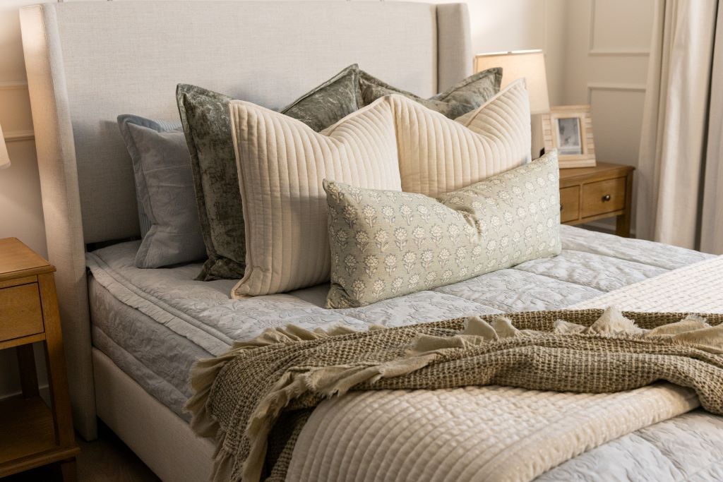 Blue floral zipper bedding with cream and green accessories