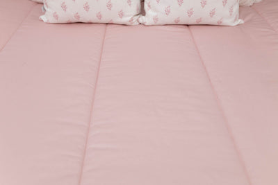 Pink Zipper bedding with pink floral accessories, bedding for girls, bedding for bunks, bedding for adults, zipper bedding, best dorm bedding