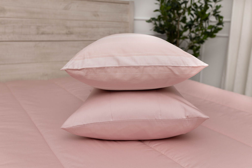 pink zipper bedding with coordinating pillowcase and sham