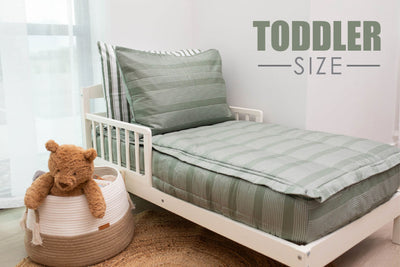 Green toddler sized zipper bedding 