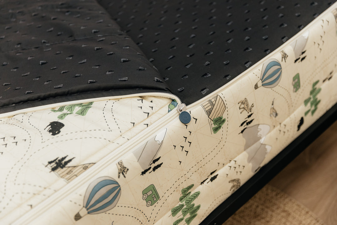 アウトドア寝具 WINDY AND RAINY Down Blanket and Pillow アウトドア寝具 WINDY AND RAINY Down Blanket and Pillow WINDY