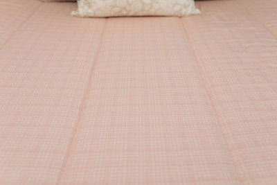 Soft peach sketched bedding with tan pillows, floral pillow and tan throw blanket. Teen girl bedding, girl bedding, zipper bedding, best dorm bedding, bedding for bunk beds