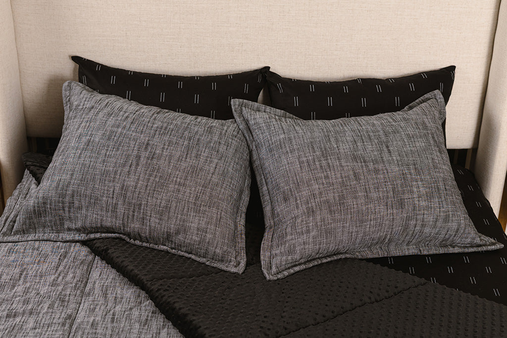 Oliver Luxe Charcoal Gray Zipper Bedding Bundle | Beddy's