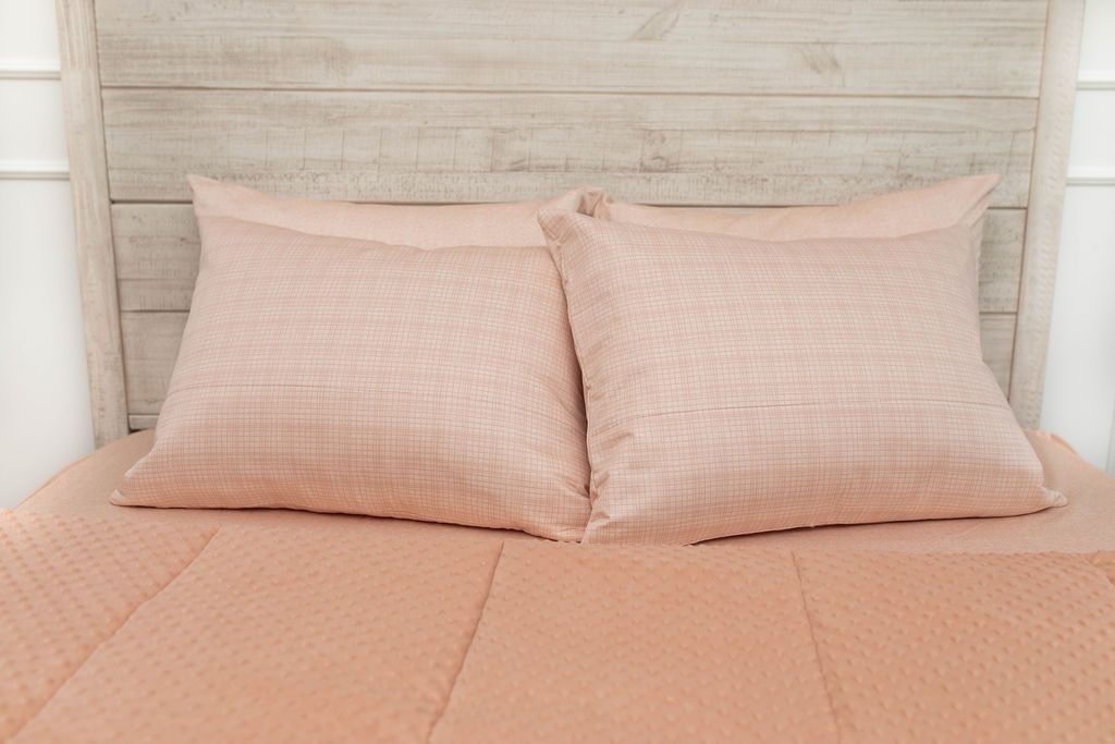 Soft peach sketched bedding 