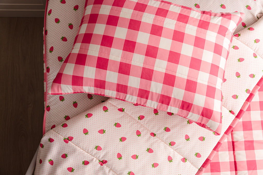 Strawberry Fields Zipper Bedding