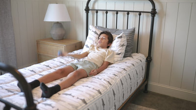 A video highlighting shark kids zipper bedding and it's unique functionalities.