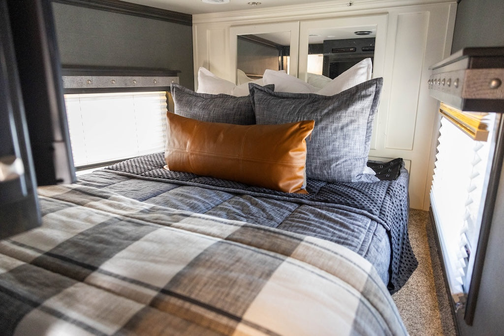 Oliver Luxe Charcoal Gray Bed Set: Zipper Bedding | Beddy's