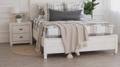 Video highlighting Gray, cream and white plaid zipper bedding with matching pillows and shams. 