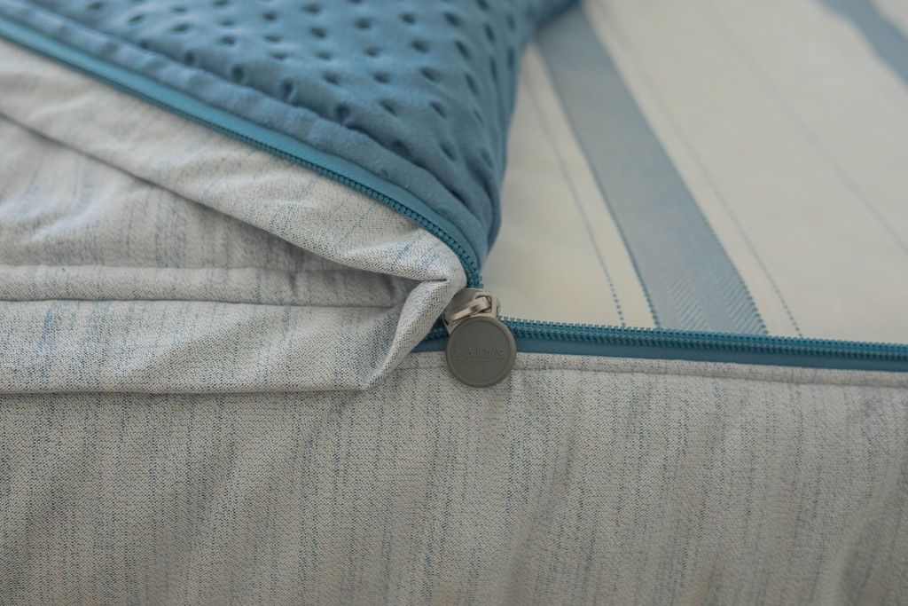 Light blue zipper bedding 